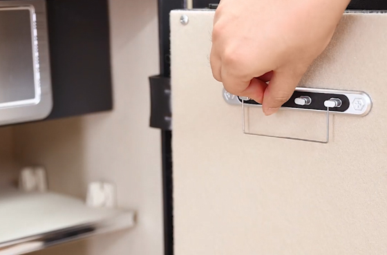 01 Deli ET635 Χρηματοκιβώτιο